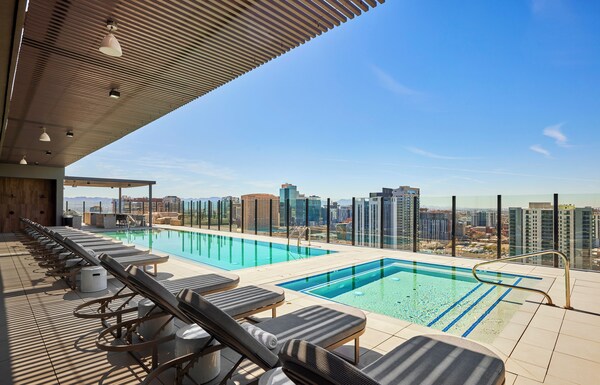 Global Luxury Suites At Downtown Phoenix - Phoenix, AZ