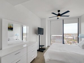 Luxury Apartment, 2 Bedrooms | 1 bedroom, premium bedding, desk, laptop workspace