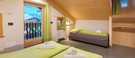 Free WiFi, bed sheets