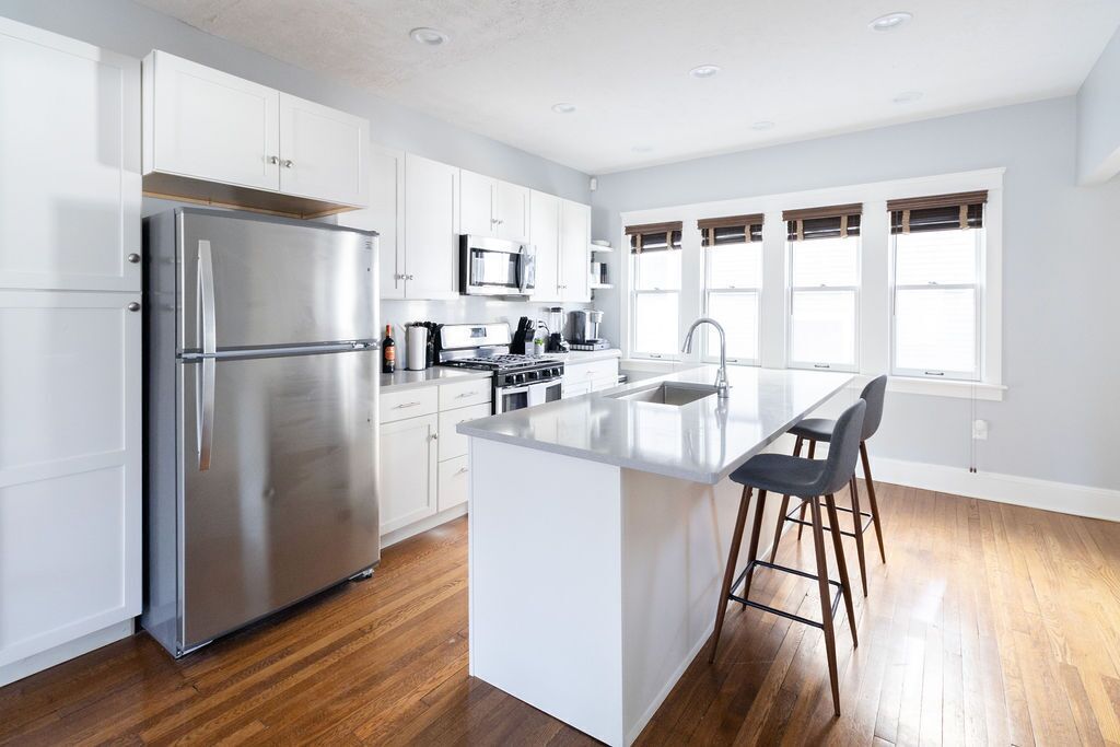 冰箱、微波炉、烤箱、炉灶