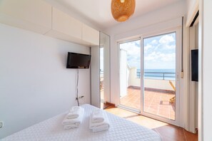 2 chambres, fer et planche à repasser, Wi-Fi gratuit, draps fournis