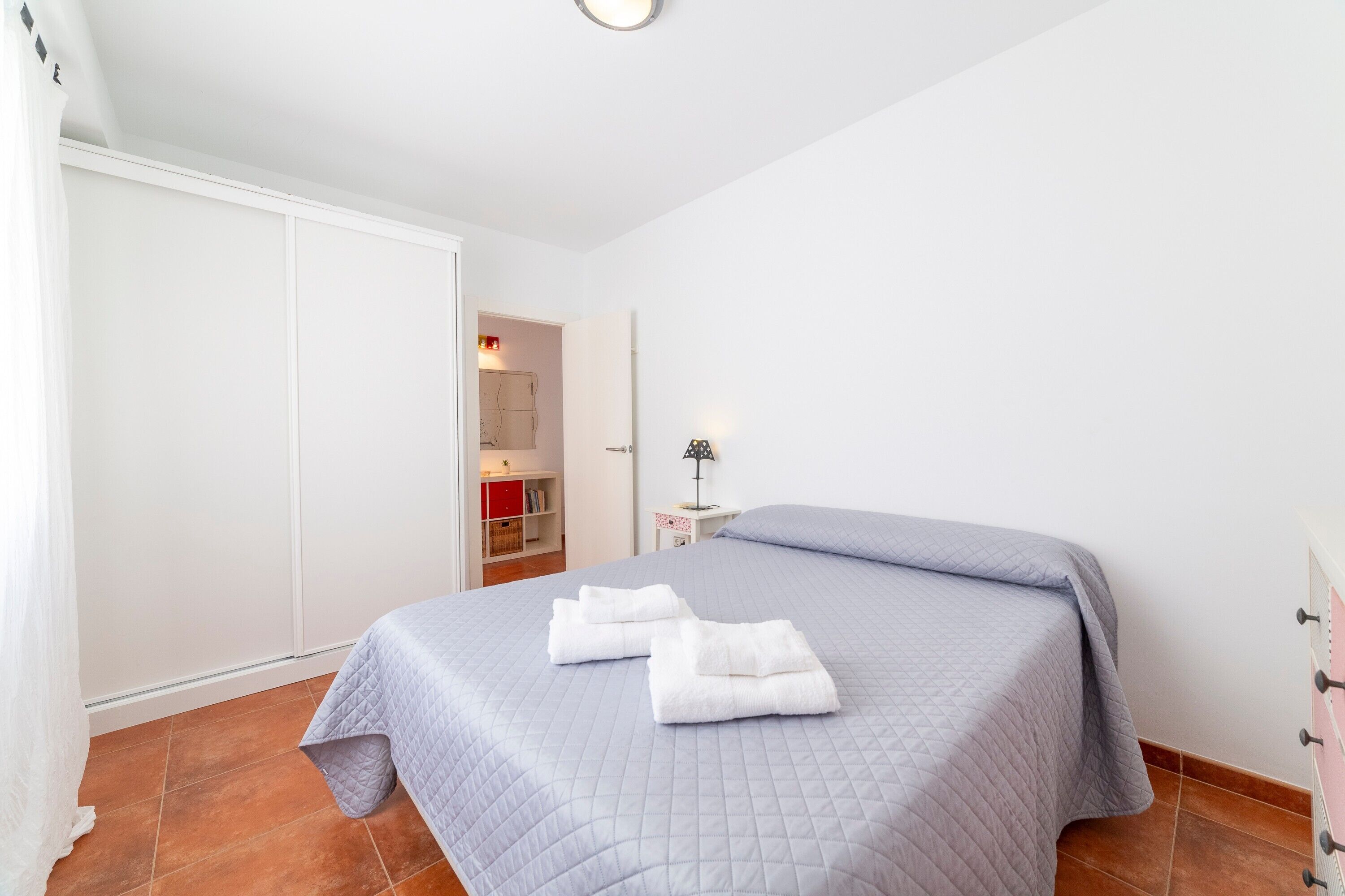 2 dormitorios, tabla de planchar con plancha, wifi gratis y ropa de cama