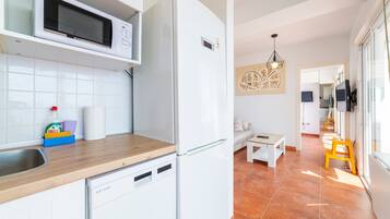 Refrigerador, microondas, parrilla de estufa y lavavajillas