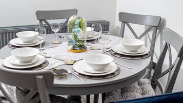 Apartment | Dining