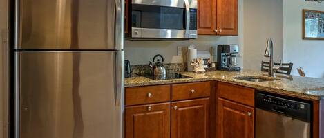 Fridge, microwave, stovetop, dishwasher