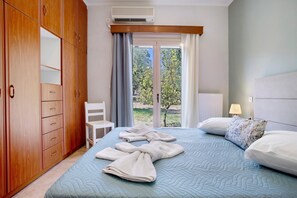 2 bedrooms, iron/ironing board, free WiFi, bed sheets