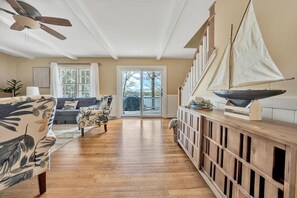 Smart TV, books - Fantastic lakefront retreat - Beautiful house with an outstanding lot (Moneta)