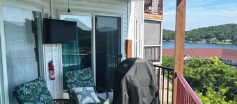 Cozy, comfortable  2-bedroom condo with panoramic views and perfect location.
