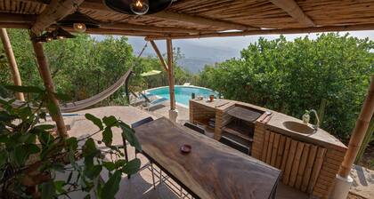 Suite Flotante: glass carpet floor and magical views