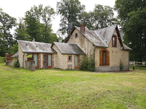 Traditional Holiday Home in Raizeux With Terrace