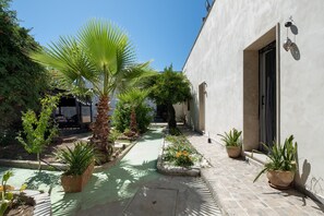 Property grounds - Apartment 'Mezzogiorno' with Shared Terrace, Wi-Fi and Air Conditioning (San Cesario di Lecce)