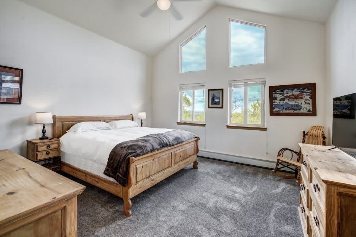 5 bedrooms, iron/ironing board, travel crib, WiFi