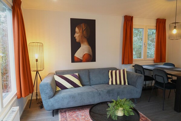 Chalet | Living room - Beautiful Chalet on a Holiday Park (Beekbergen)