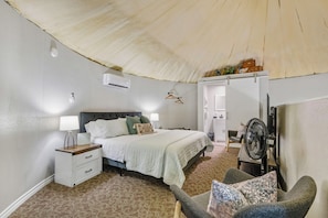 1 dormitorio, tabla de planchar con plancha, wifi y ropa de cama