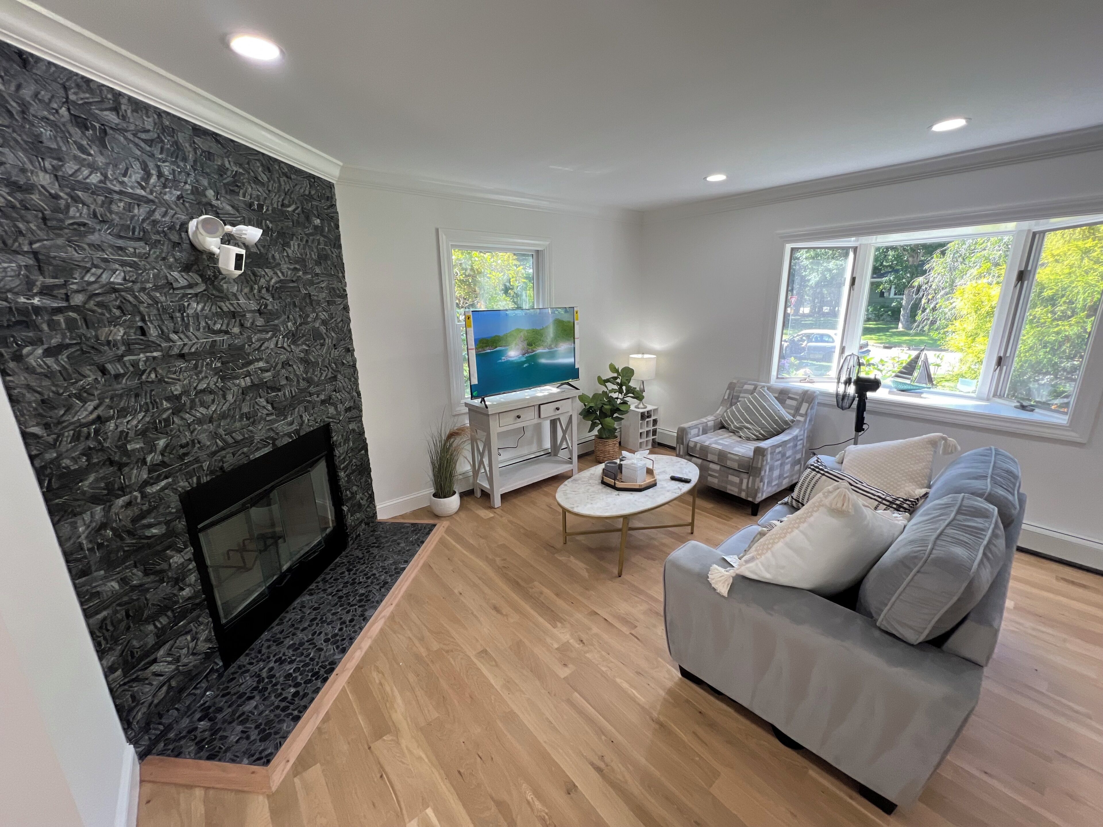 Gorgeous 5-bedroom, 4-bath house with WiFi in East Quogue