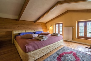 10 soverom, strykejern/-brett, reiseseng for barn og wi-fi