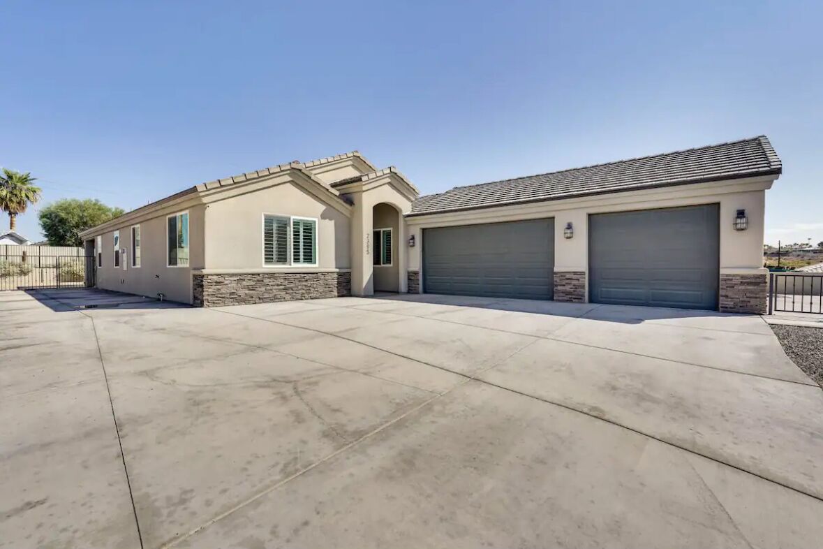 المنشأة من الخارج