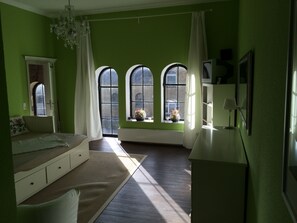 1 habitación y ropa de cama 