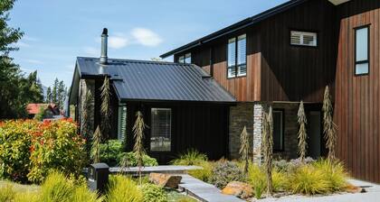 Number 3 - Family Friendly - Sleeps 8