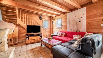 Fernseher, Kamin, DVD-Player, Tischtennisplatte