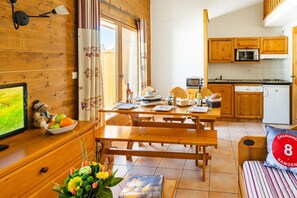 Dining - Chalet Savoyard | 2 Piscines + à 1km des remontées (Samoëns)