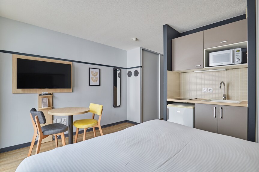 Studio Cosy Pour 2 Avec Kitchenette | Tv - Lyon