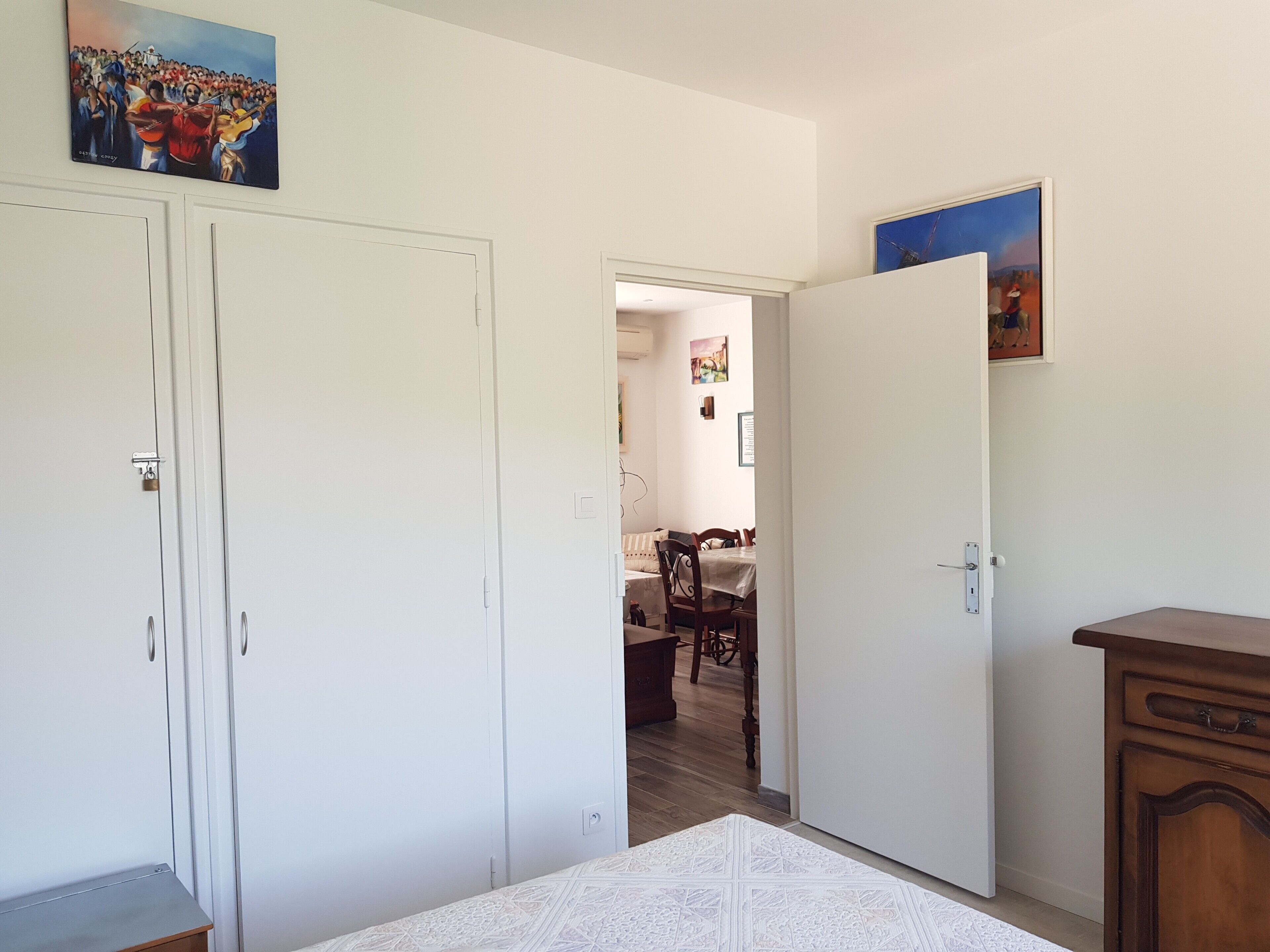 2 bedrooms, iron/ironing board, free WiFi, bed sheets