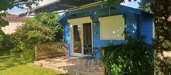 Chalet '2 Pers Jarnac' with Private Terrace, Garden, and Air Conditioning