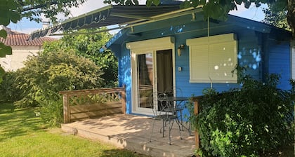 Chalet '2 Pers Jarnac' mit privater Terrasse, eigenem Garten und Klimaanlage