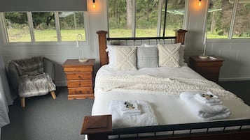 4 bedrooms, in-room safe, iron/ironing board, free WiFi