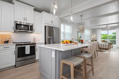 ⚓CASA NICA! Luxury Private Pool Home with dock on a saltwater canal!⚓