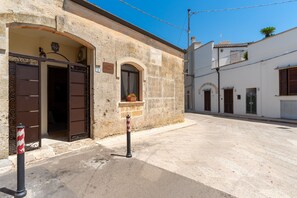 Exterior - Apartment 'Dimora Pisanelli' with Wi-Fi and Air Conditioning (Specchia)