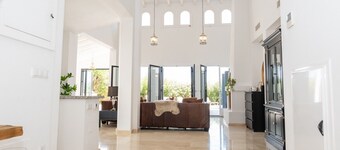 Villa 'Casa Trebol - Private Pool' with Mountain View, Wi-Fi and Air Conditioning
