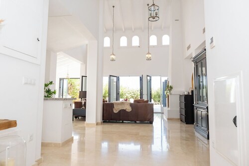 Villa 'Casa Trebol - Private Pool' with Mountain View, Wi-Fi and Air Conditioning