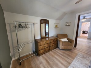 Interior - Cozy 1bd upper unit w/ Beautiful Kitchen,  Laundry, & WiFi in marvelous LaCrosse (La Crosse)