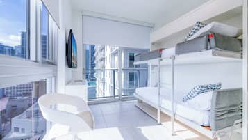 3 bedrooms, desk, iron/ironing board, WiFi