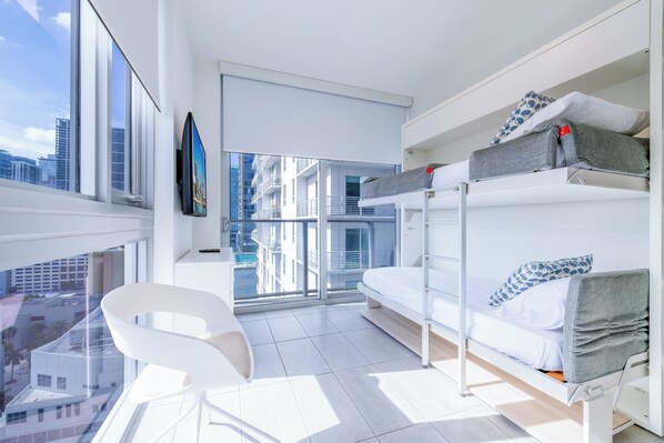 3 bedrooms, desk, iron/ironing board, WiFi