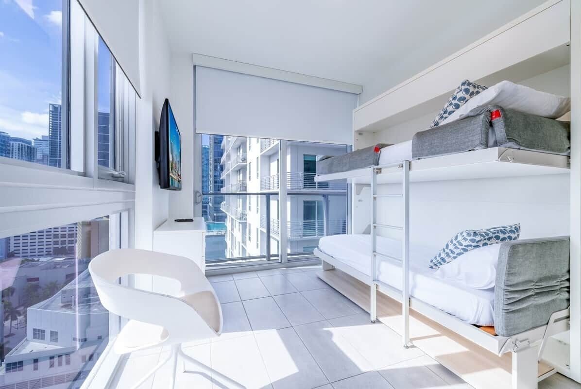 2 Schlafzimmer, Schreibtisch, Bügeleisen/Bügelbrett, WLAN
