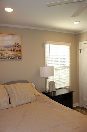 3 bedrooms, iron/ironing board, WiFi, bed sheets - Welcome to Gamewell retreat!  (Memphis)