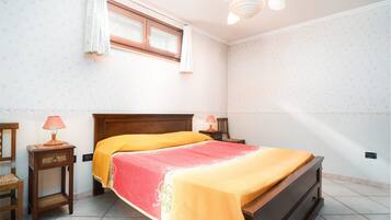 1 slaapkamer, een strijkplank/strijkijzer, gratis wifi