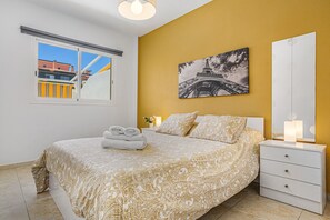 1 bedroom, iron/ironing board, free WiFi, bed sheets - Vacation Apartment 'La Octava Isla' with Shared Pool, Wi-Fi (Puertito de Güimar)