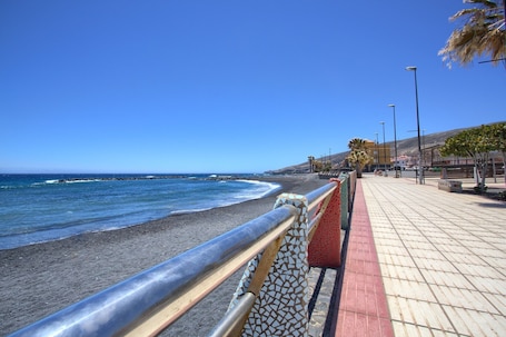 ビーチの近く. Vacation Apartment 'La Octava Isla' with Shared Pool, Wi-Fi