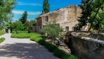 Enceinte de lâhĂ©bergement
