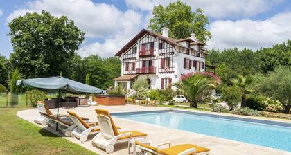 Villa 'Domaine De Bellegarde' avec terrasse privée, jardin privé et Wi-Fi