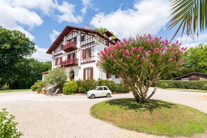Exterior - Exceptional 19th-Century Estate with Heated Pool & Private Park – Between Ocean and Lake (Soustons)
