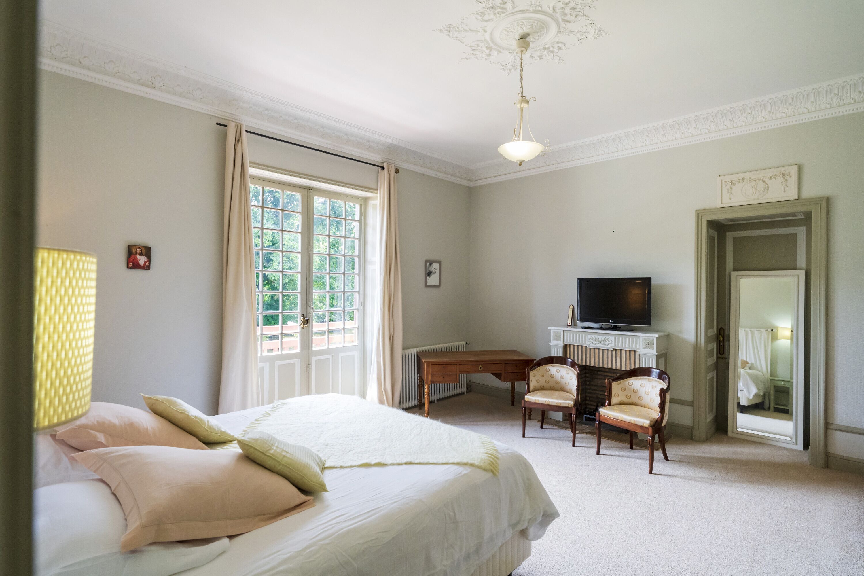 9 chambres, fer et planche à repasser, Wi-Fi gratuit, draps fournis