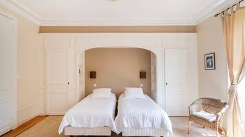 9 chambres, fer et planche Ă repasser, Wi-Fi gratuit, draps fournis