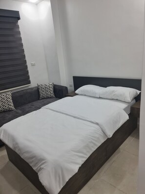 Free WiFi, bed sheets - Royal House (Irbid)