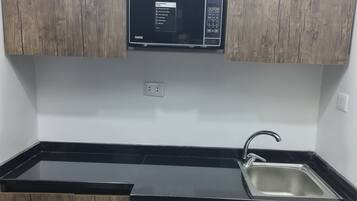 Studio | Private kitchen | Mini-fridge