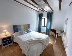 5 Schlafzimmer, Bügeleisen/Bügelbrett, kostenloses WLAN